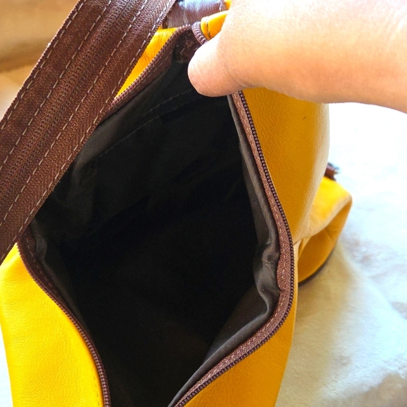 BORSE IN PELLE Elegant Mustard and Brown Women's Backpack. Made In Italy.. - Picture 8 of 8